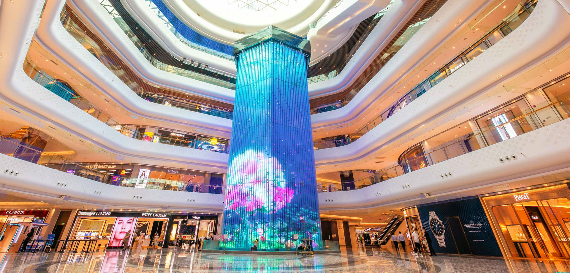oshan Wangfujing crape Myrtle harbor Multiple creative LED displays