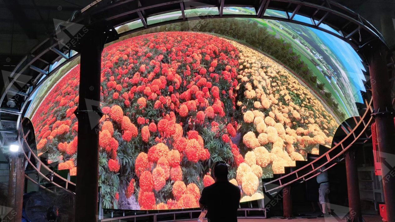 USA led dome theater